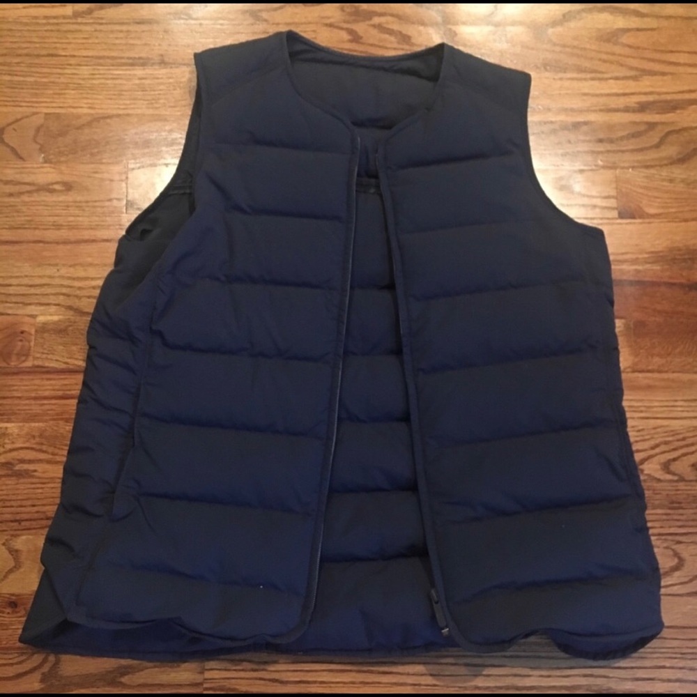 Navy blue Lululemon Puffer vest